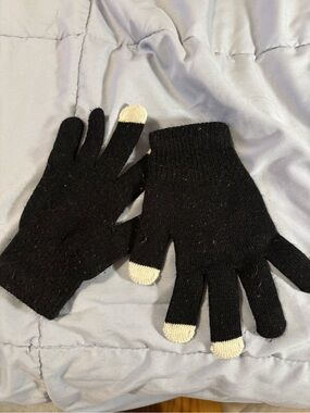 Black & Cream Knit Winter Gloves – One Size Unisex